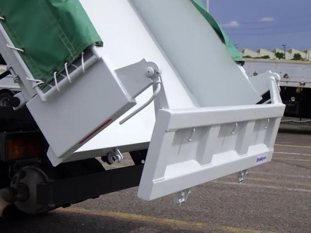 三菱 キャンター 2PG-FBA30(2WD)の写真8