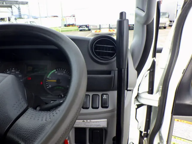 三菱 キャンター 2PG-FBA30(2WD)の写真22
