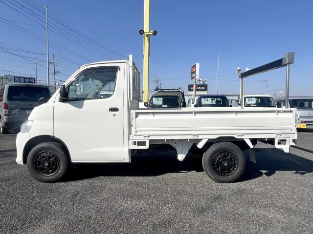 トヨタ タウンエーストラック 5BF-S403U(2WD)の写真3