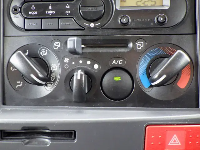 いすゞ エルフ TKG-NMS85AN(4WD)の写真18