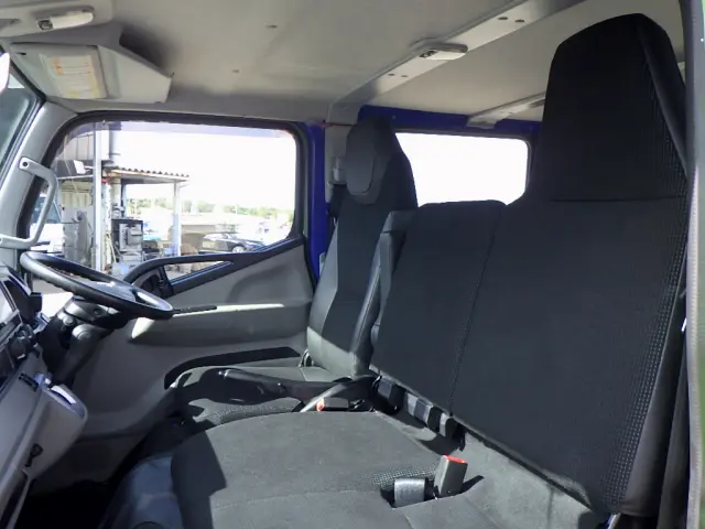 三菱 キャンター 2RG-FEA20(2WD)の写真11