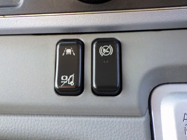 三菱 キャンター 2RG-FEA20(2WD)の写真18