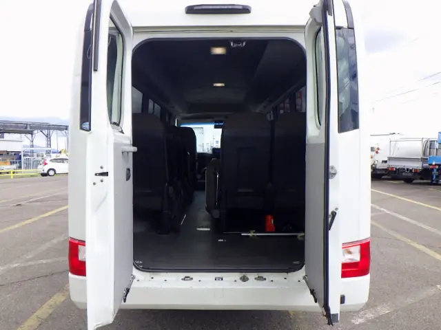 トヨタ コースター SKG-XZB70(2WD)の写真7