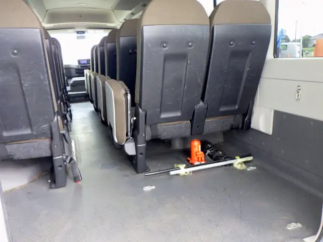 トヨタ コースター SKG-XZB70(2WD)の写真8