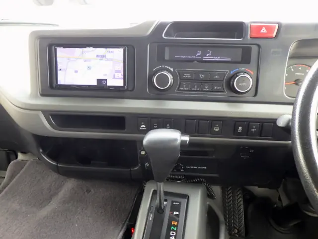 トヨタ コースター SKG-XZB70(2WD)の写真10