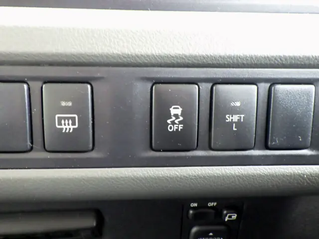 トヨタ コースター SKG-XZB70(2WD)の写真21