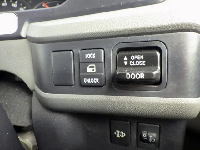 トヨタ コースター SKG-XZB70(2WD)の写真23