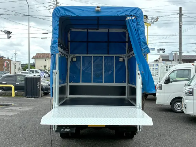 三菱 キャンター 2TG-FDA00(4WD)の写真7