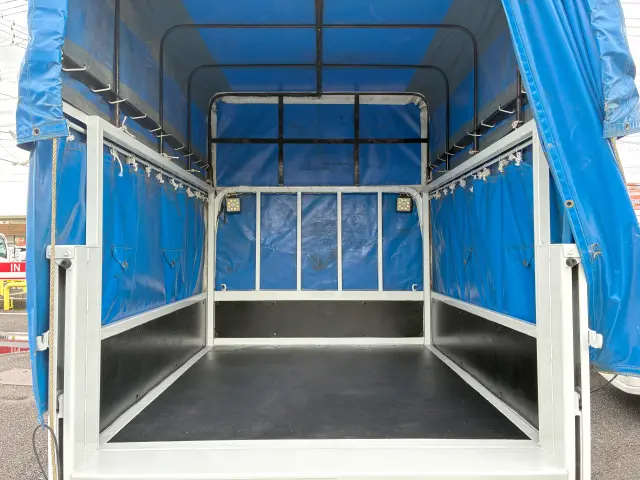 三菱 キャンター 2TG-FDA00(4WD)の写真10