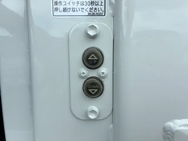 三菱 キャンター 2TG-FDA00(4WD)の写真16