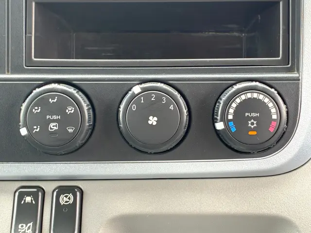 三菱 キャンター 2TG-FDA00(4WD)の写真30