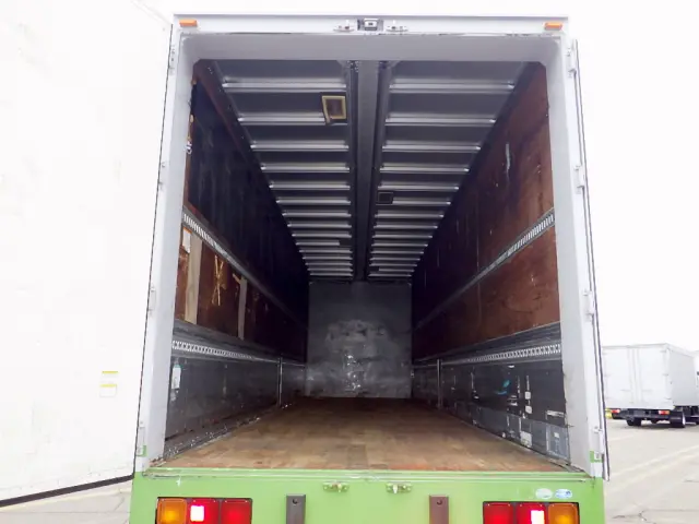 いすゞ ギガ LKG-CYY77AY(6x4)の写真7