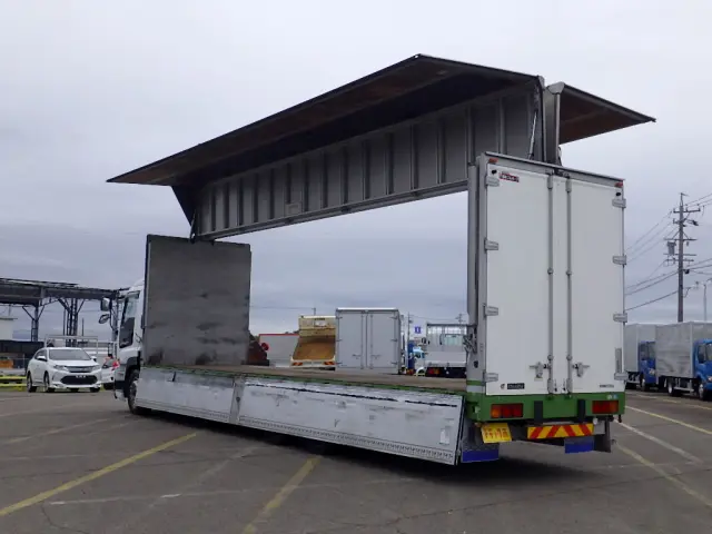 いすゞ ギガ LKG-CYY77AY(6x4)の写真9