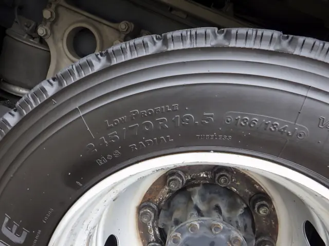 いすゞ ギガ LKG-CYY77AY(6x4)の写真29