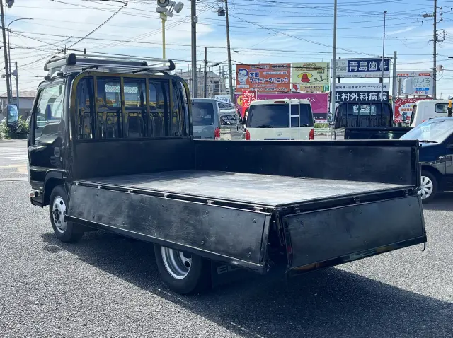 もちろん3方開きですので、左右後ろのどこからでも積み降ろしが可能です♪|いすゞ エルフ 2RG-NJS88A(4WD)の写真7