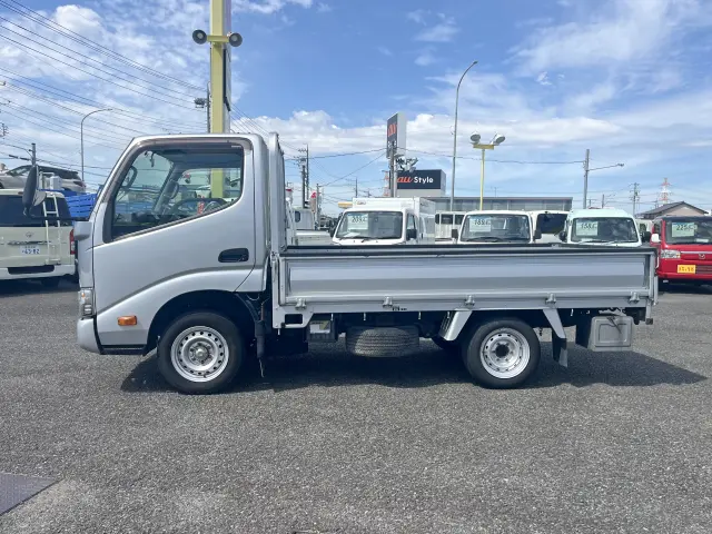 目立つキズや看板アトなどもなく内外装とも状態がキレイに保たれたおススメの１台！|トヨタ トヨエース ABF-TRY220(2WD)の写真2