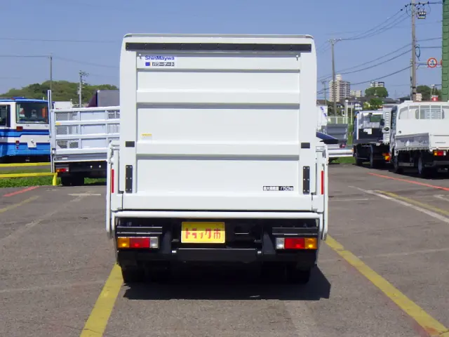 三菱 キャンター 2RG-FGA20(2WD)の写真6