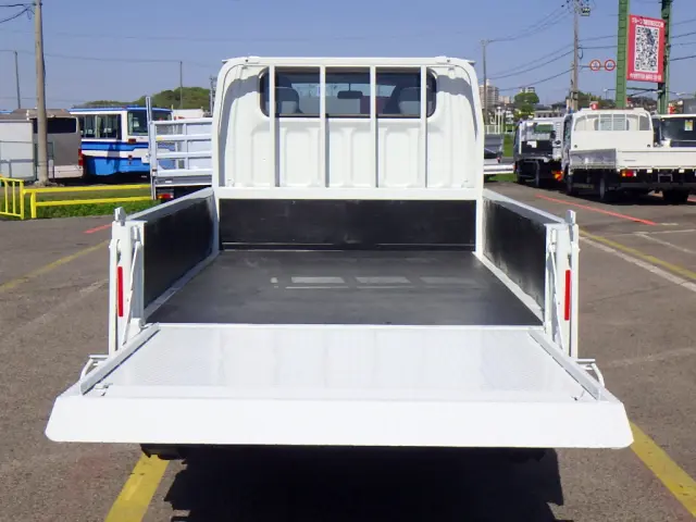 三菱 キャンター 2RG-FGA20(2WD)の写真7