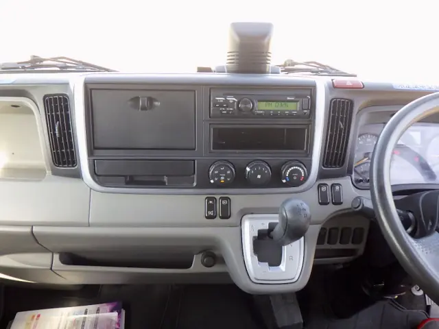三菱 キャンター 2RG-FGA20(2WD)の写真18