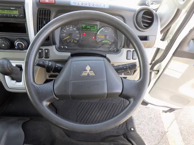 三菱 キャンター 2RG-FGA20(2WD)の写真19