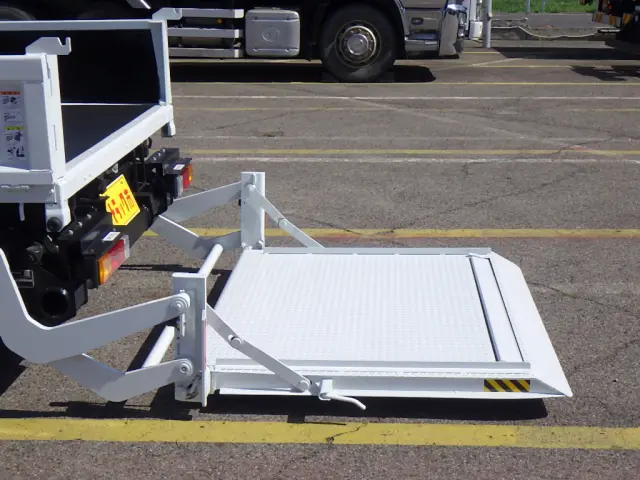 三菱 キャンター 2RG-FGA20(2WD)の写真42