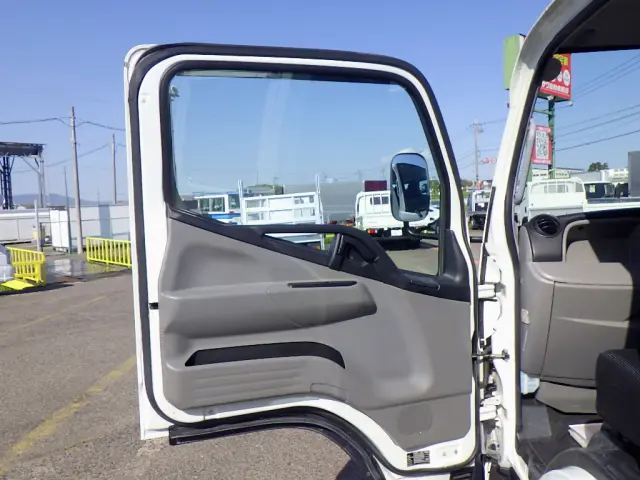 三菱 キャンター 2RG-FGA20(2WD)の写真47