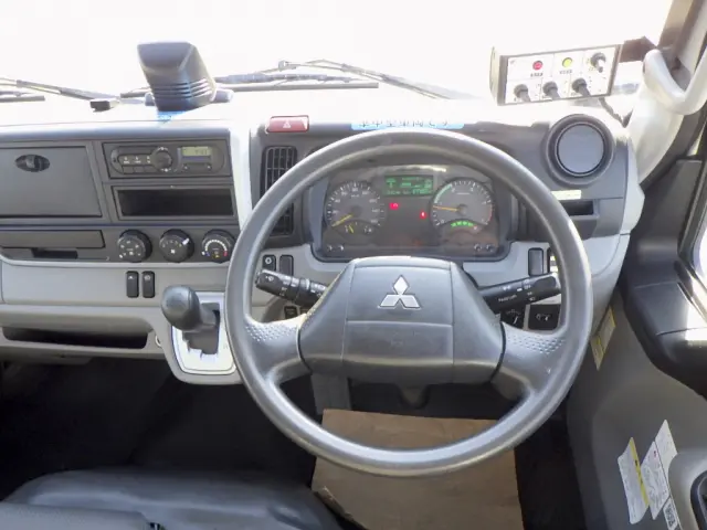 三菱 キャンター TPG-FEA50(2WD)の写真16