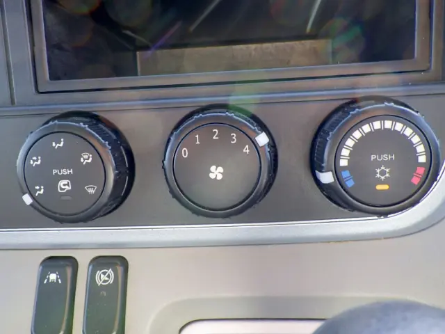 三菱 キャンター TPG-FEA50(2WD)の写真19