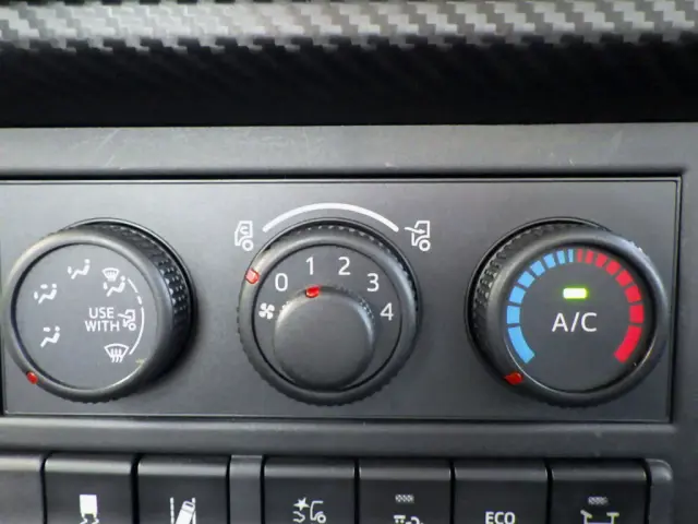 日野 レンジャー 2KG-FC2ABA(2WD)の写真21