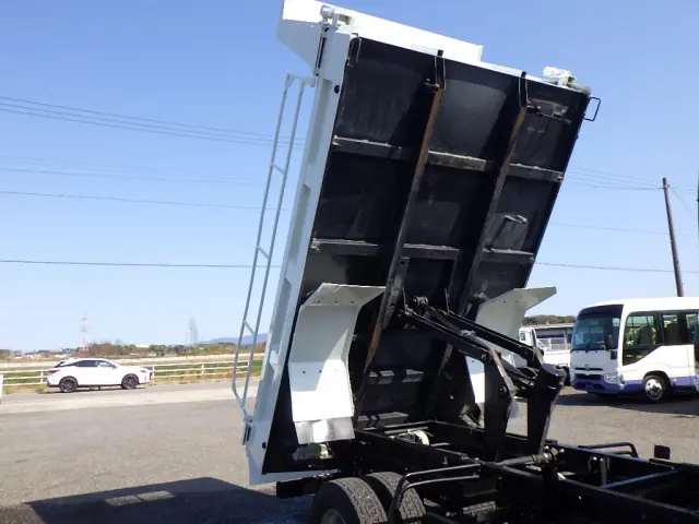 いすゞ フォワード 2RG-FRR90S2(2WD)の写真16