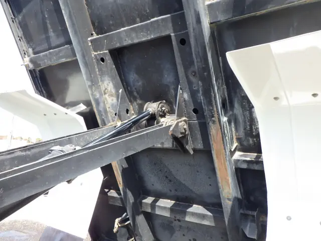 いすゞ フォワード 2RG-FRR90S2(2WD)の写真18