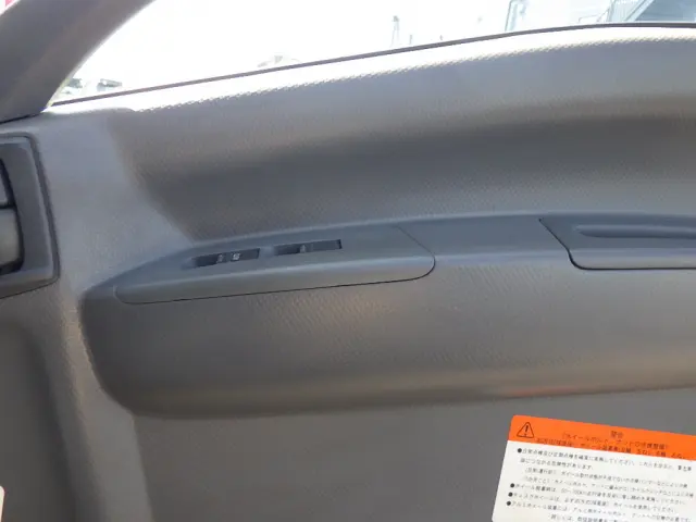 いすゞ フォワード 2RG-FRR90S2(2WD)の写真26