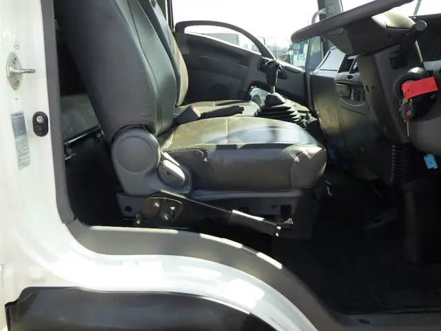 いすゞ フォワード 2RG-FRR90S2(2WD)の写真27