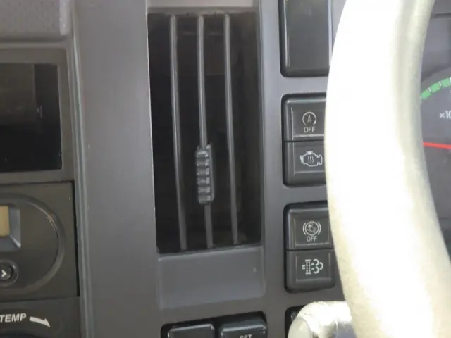 いすゞ フォワード 2RG-FRR90S2(2WD)の写真35