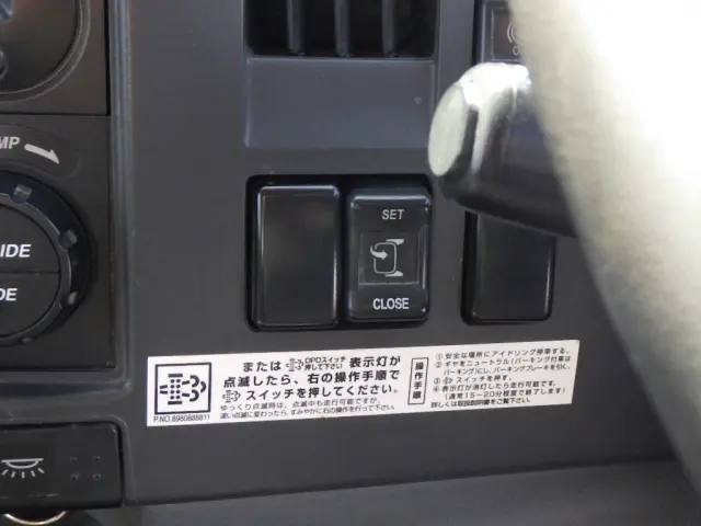 いすゞ フォワード 2RG-FRR90S2(2WD)の写真36