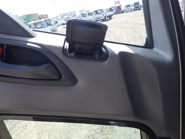 いすゞ フォワード 2RG-FRR90S2(2WD)の写真40