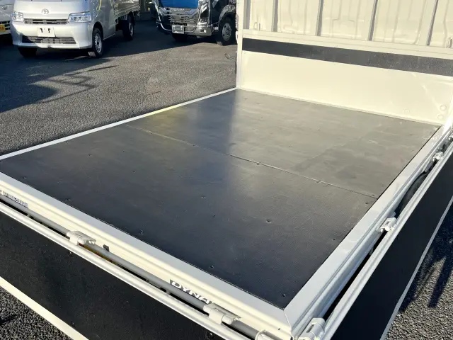 トヨタ ダイナ 2RG-XZU605(2WD)の写真9