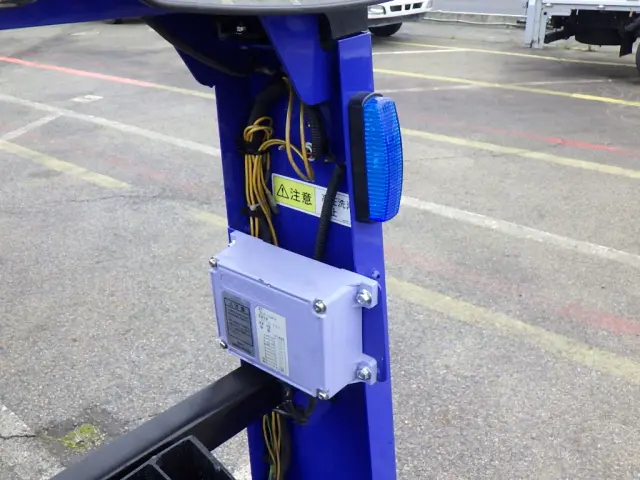 いすゞ エルフ TPG-NPS85AN(4WD)の写真12