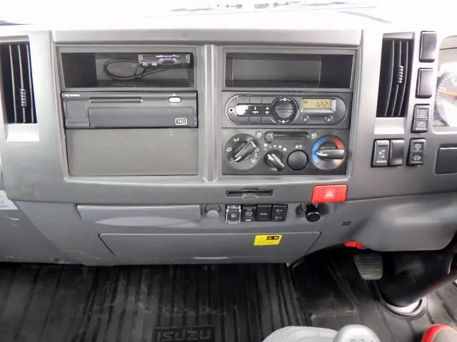 いすゞ エルフ TPG-NPS85AN(4WD)の写真15