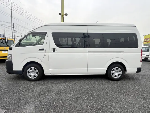 トヨタ ハイエースコミューター QDF-GDH223B(2WD)の写真3