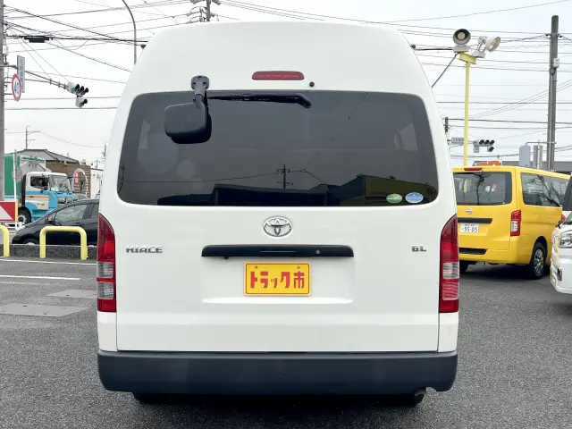 トヨタ ハイエースコミューター QDF-GDH223B(2WD)の写真6