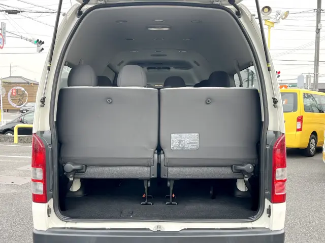 トヨタ ハイエースコミューター QDF-GDH223B(2WD)の写真7
