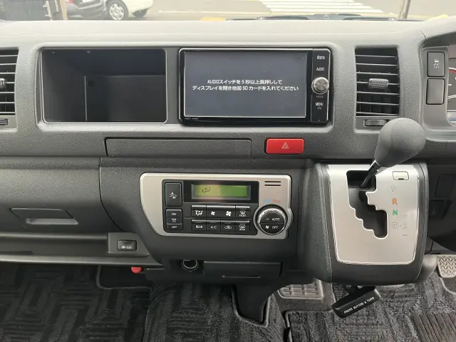 トヨタ ハイエースコミューター QDF-GDH223B(2WD)の写真25