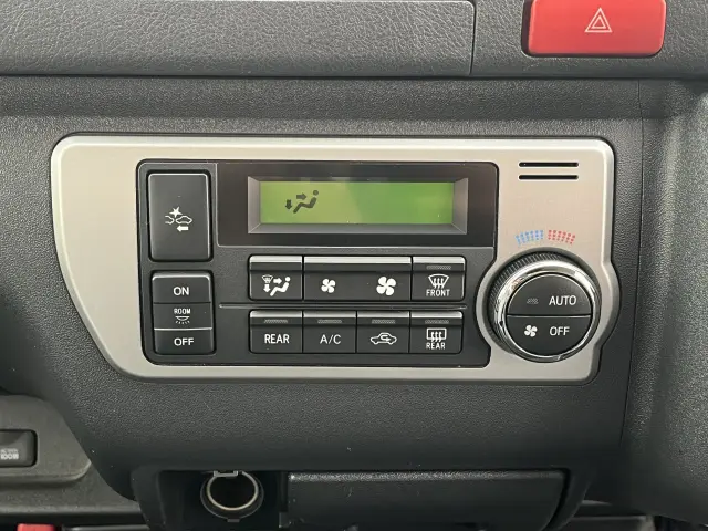 トヨタ ハイエースコミューター QDF-GDH223B(2WD)の写真26