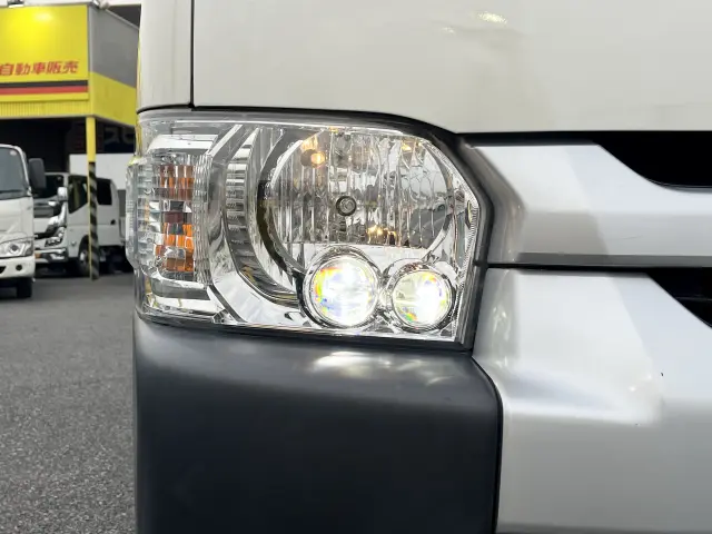 トヨタ ハイエースコミューター QDF-GDH223B(2WD)の写真32