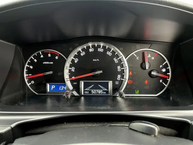 トヨタ ハイエースコミューター QDF-GDH223B(2WD)の写真35