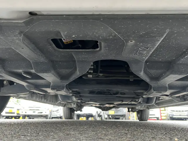 トヨタ ハイエースコミューター QDF-GDH223B(2WD)の写真37