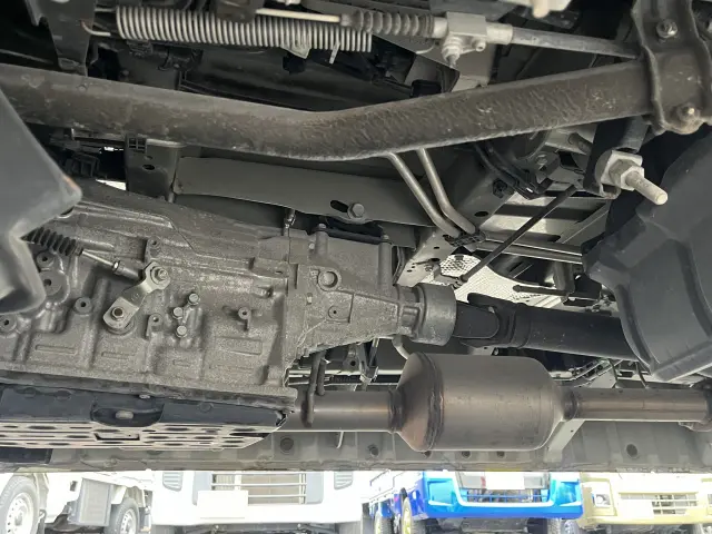 トヨタ ハイエースコミューター QDF-GDH223B(2WD)の写真39