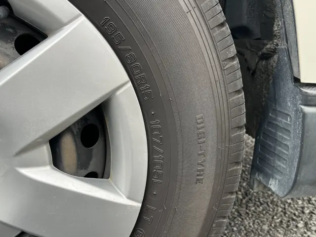 トヨタ ハイエースコミューター QDF-GDH223B(2WD)の写真42