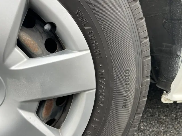 トヨタ ハイエースコミューター QDF-GDH223B(2WD)の写真45